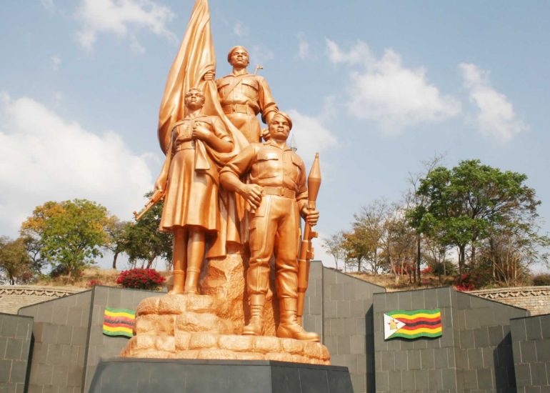 Zuva remagamba rinobatanidza mhuri yeZimbabwe